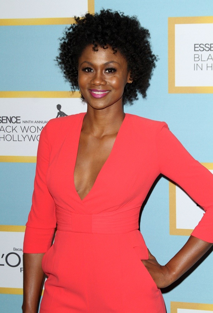 How tall is Emayatzy Corinealdi?